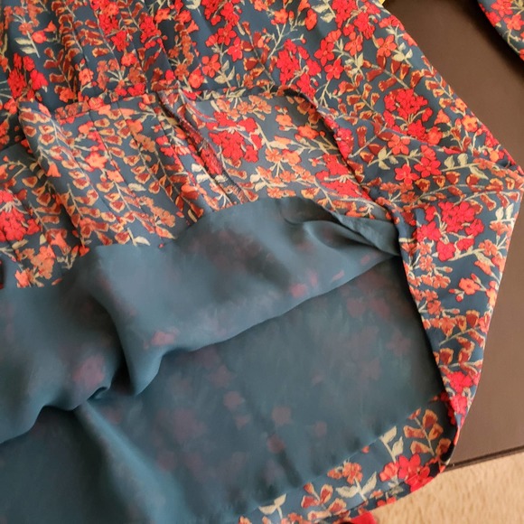 AVA & VIV Floral Pleated Long Sleeve Blouse X - Picture 8 of 10